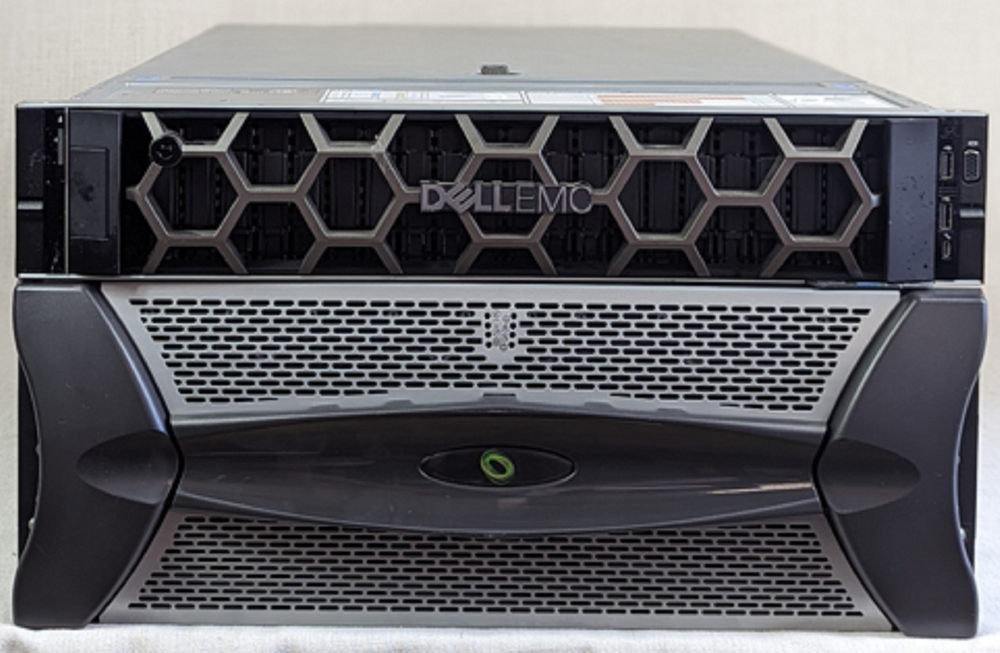 251TB TrueNAS Hybrid Flash Direct Attach Storage Array w/ Dell R630 Server