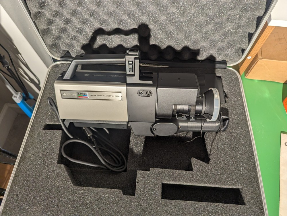 Hitachi Color Video Camera VK-C850 w/ Case and Manual - Untested