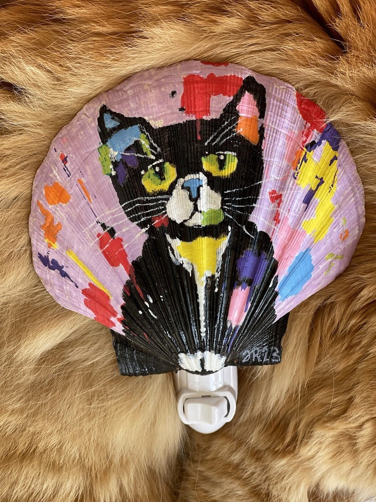 Hand Painted OOAK Seashell Cat Night Light 2