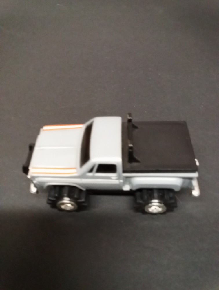 Stomper 4x4 Ford Grey Work But Back Clips Is Broken