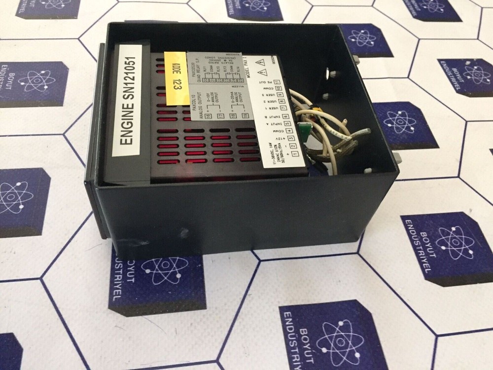 RED LION MODEL PAXI0030 DIN Counter / Rate Panel Meter