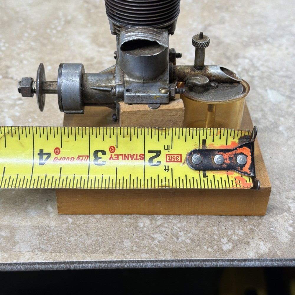 1942 FORESTER 19 (2 STROKE) GLOW MODEL AIRPLANE ENGINE
