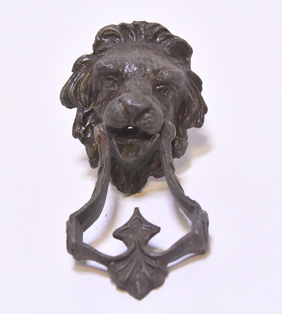 VINTAGE BRASS LIONS HEAD DRAWER PULL HANDLE