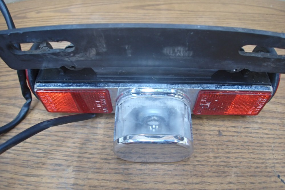 2006 HONDA SHADOW VT600CD LICENSE PLATE TAG LIGHT MOUNT ASSY