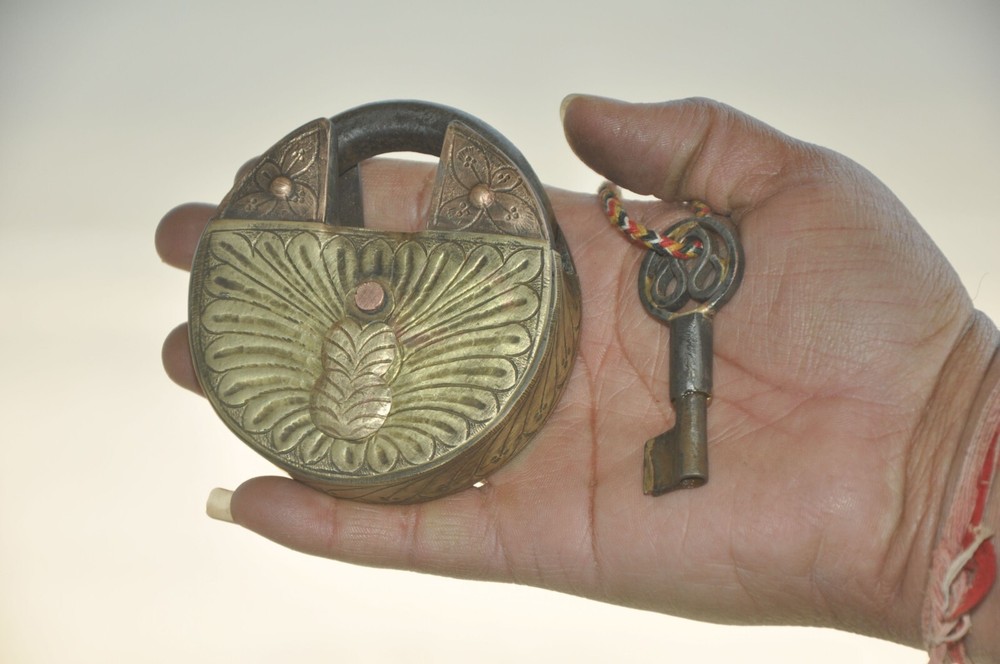 Vintage Iron Round Engraved Handcrafted Brass Fitted Solid Padlock