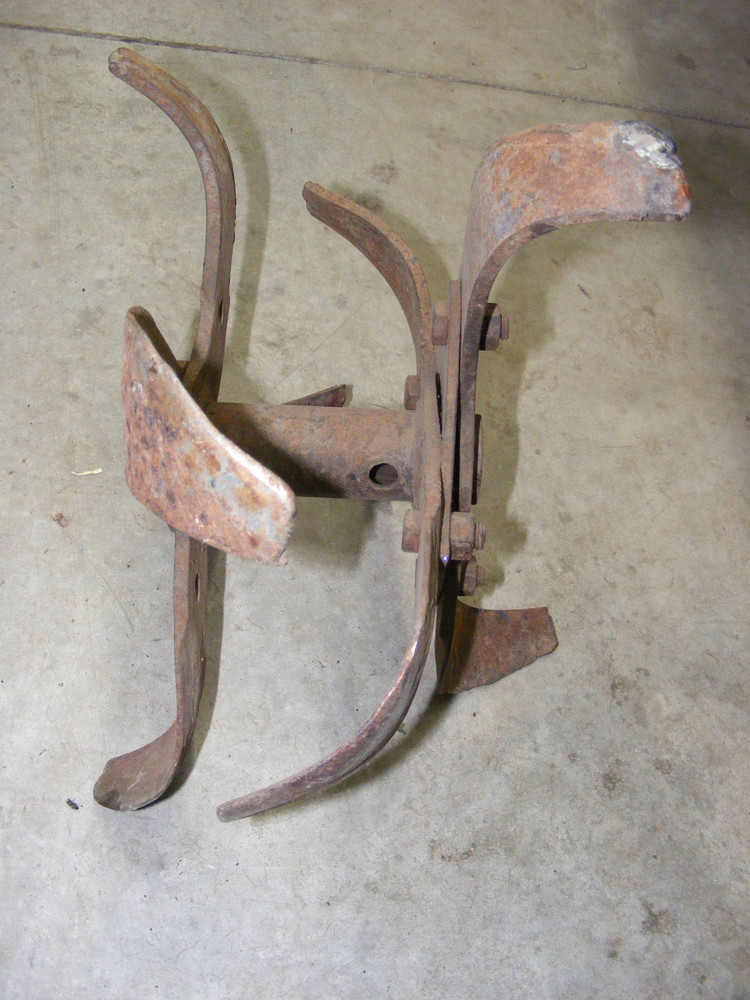 John Deere Model 31 Tiller Tine