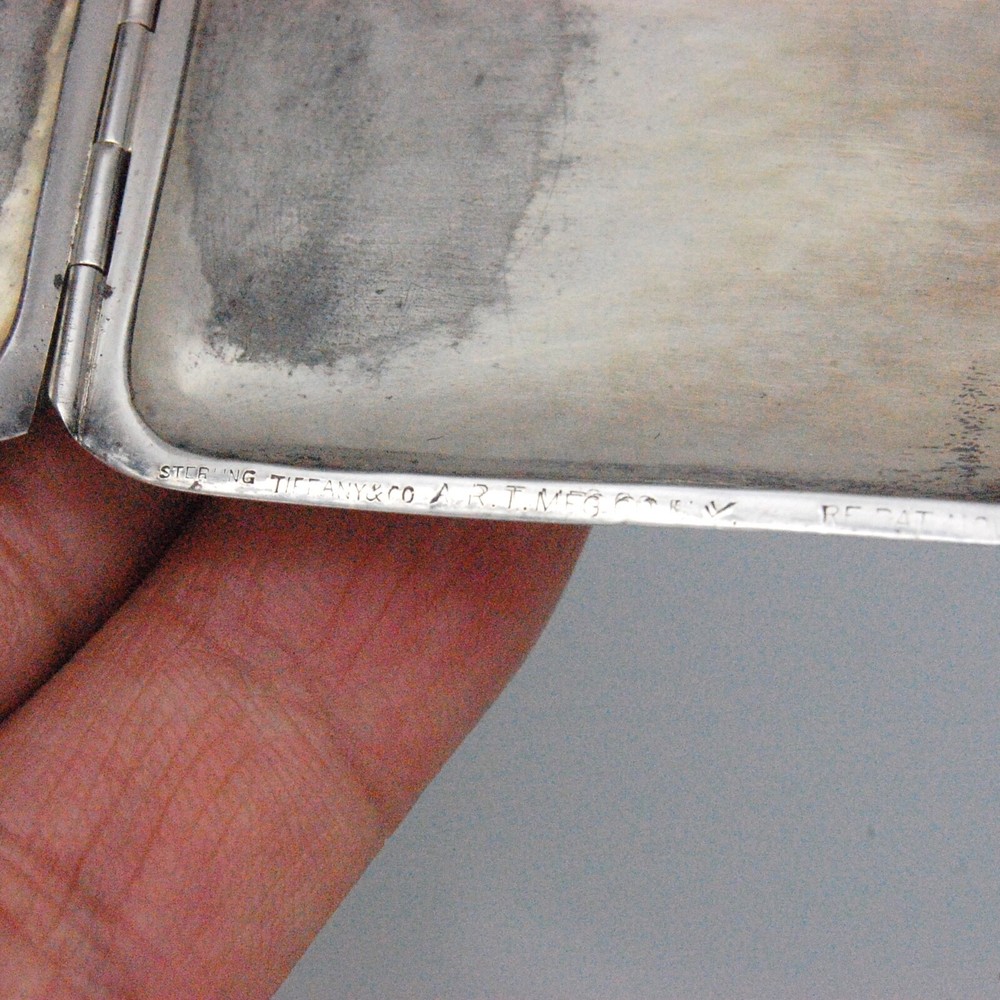 VINTAGE TIFFANY & CO 925 STERLING SILVER HAMMERED ENGRAVED MATCHBOX