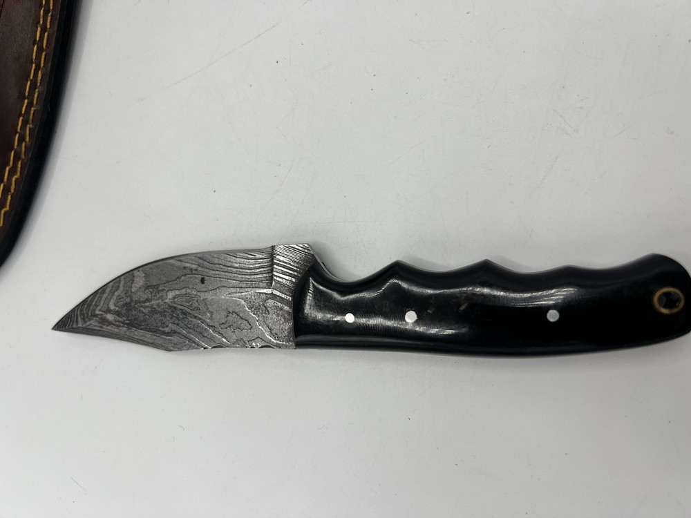 Custom Handmade Damascus Steel Fixed Blade Knife Black Handle Leather Sheath