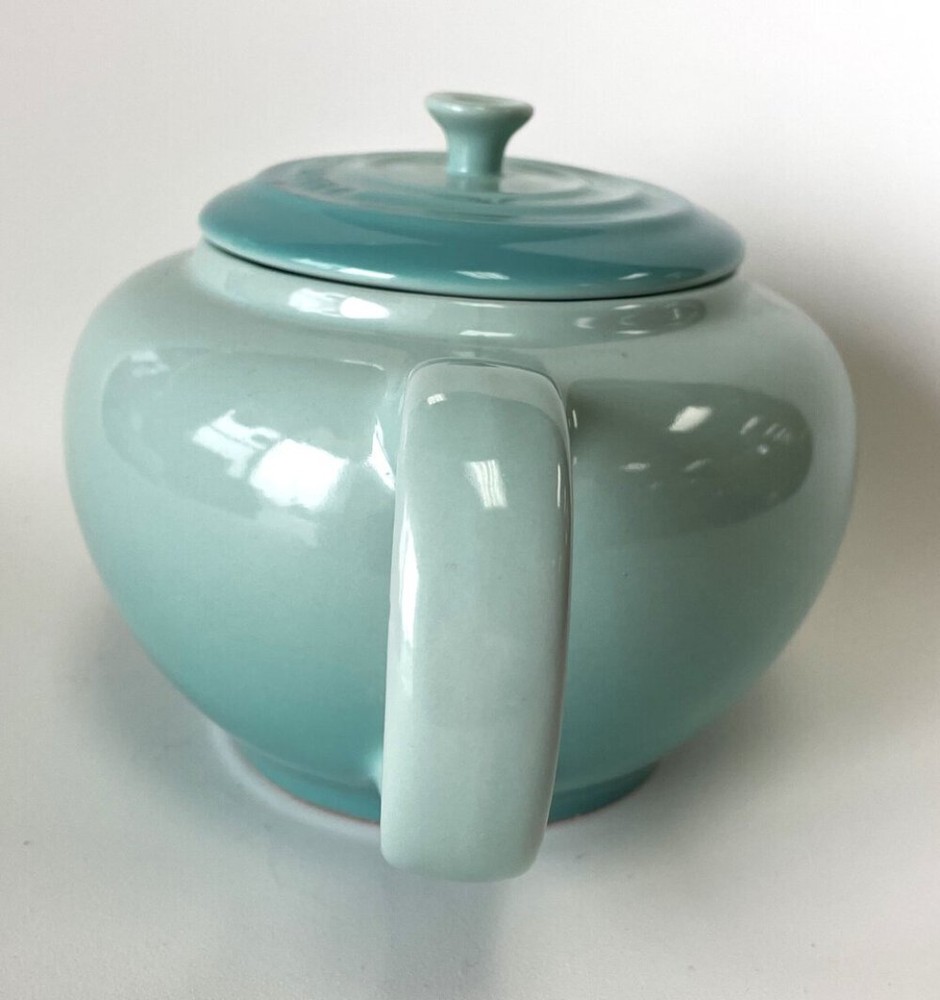LE CREUSET TEA POT