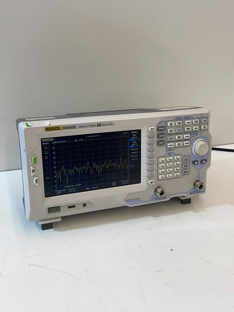DSA832 with tracking  TG Rigol
