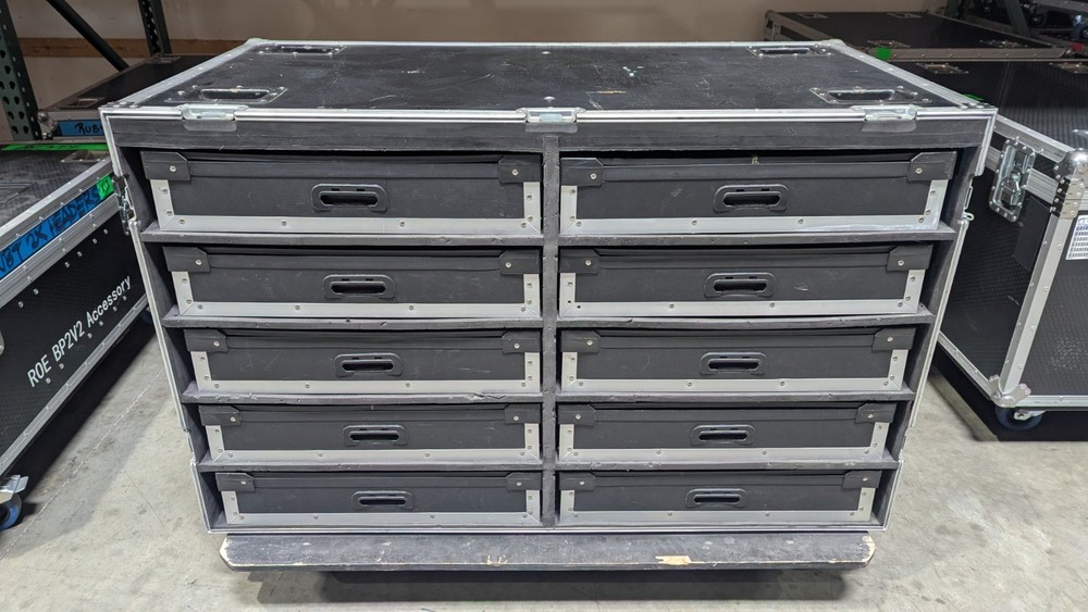 AOTO M3.5 Video Wall Package: 300 Panels w/ 5 Processors, Headers/Base, & Cables