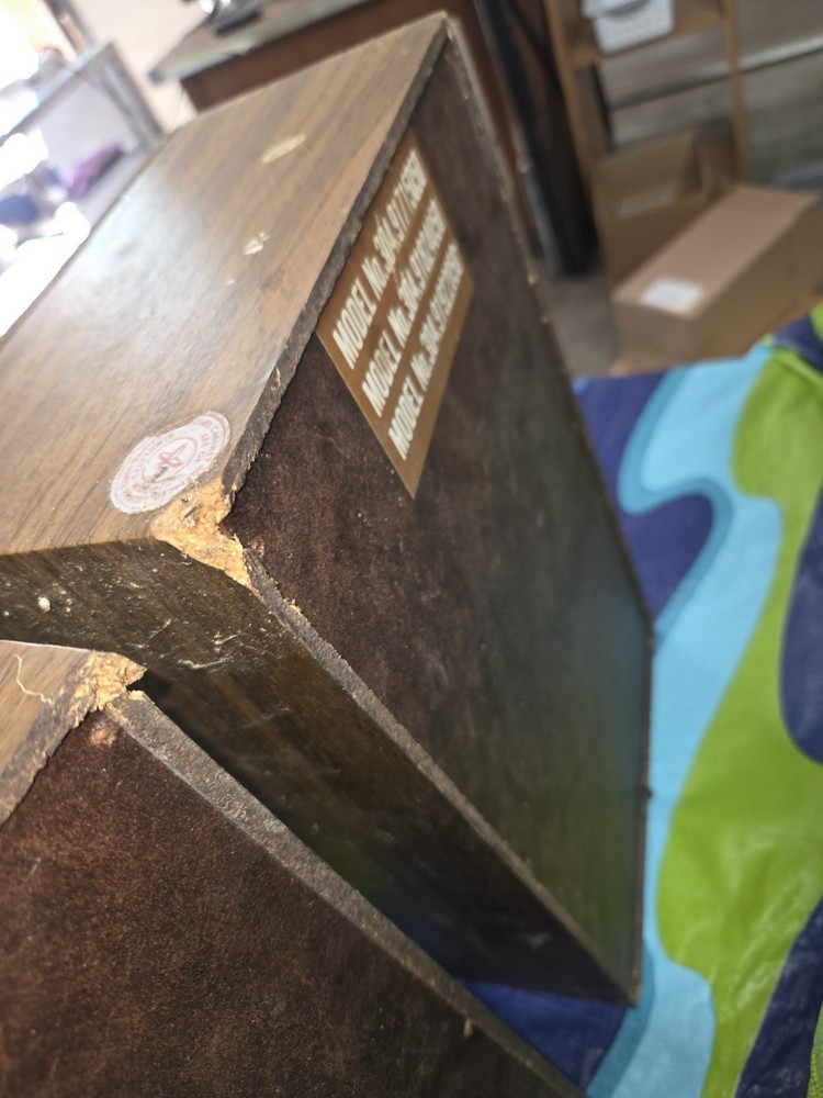 Vintage Speakers. Untested. See Pics.