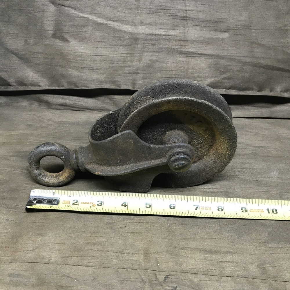 Vintage Old 5” Barn Pulley