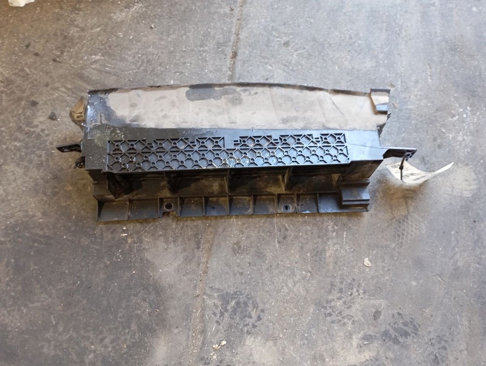 VERSA 2015 Air Shutter 4028297