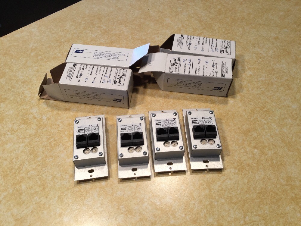 ILC Ivory Cat 5 Addressable Switch