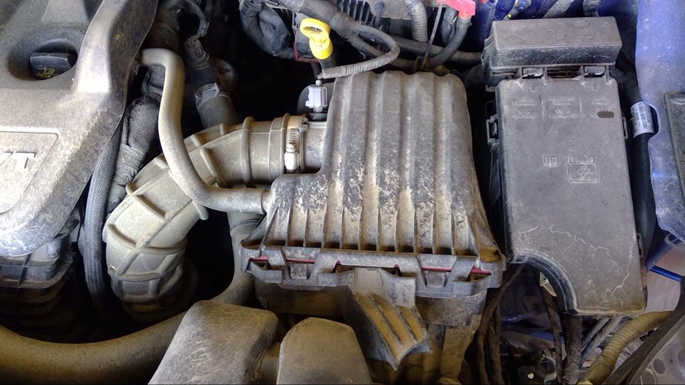 Used Air Cleaner Assembly fits: 2014 Dodge Avenger 2.4 Grade A