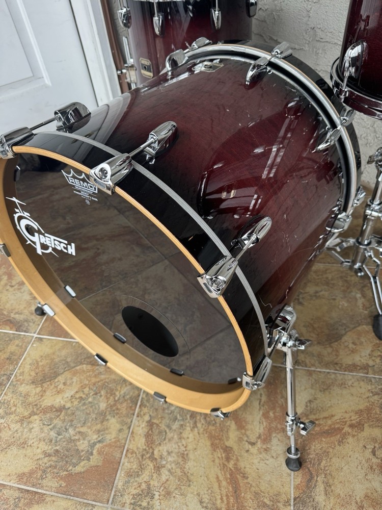 Gretsch Renown Maple Cherry Burst Drum Set