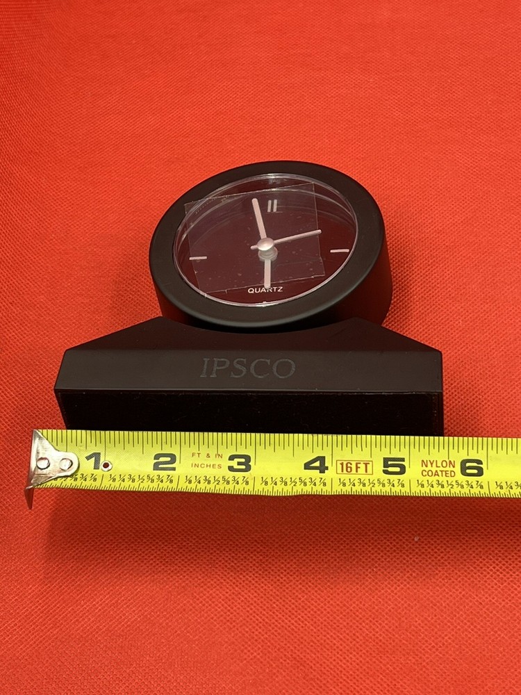 Quartz Desk Clock Battery Operated New