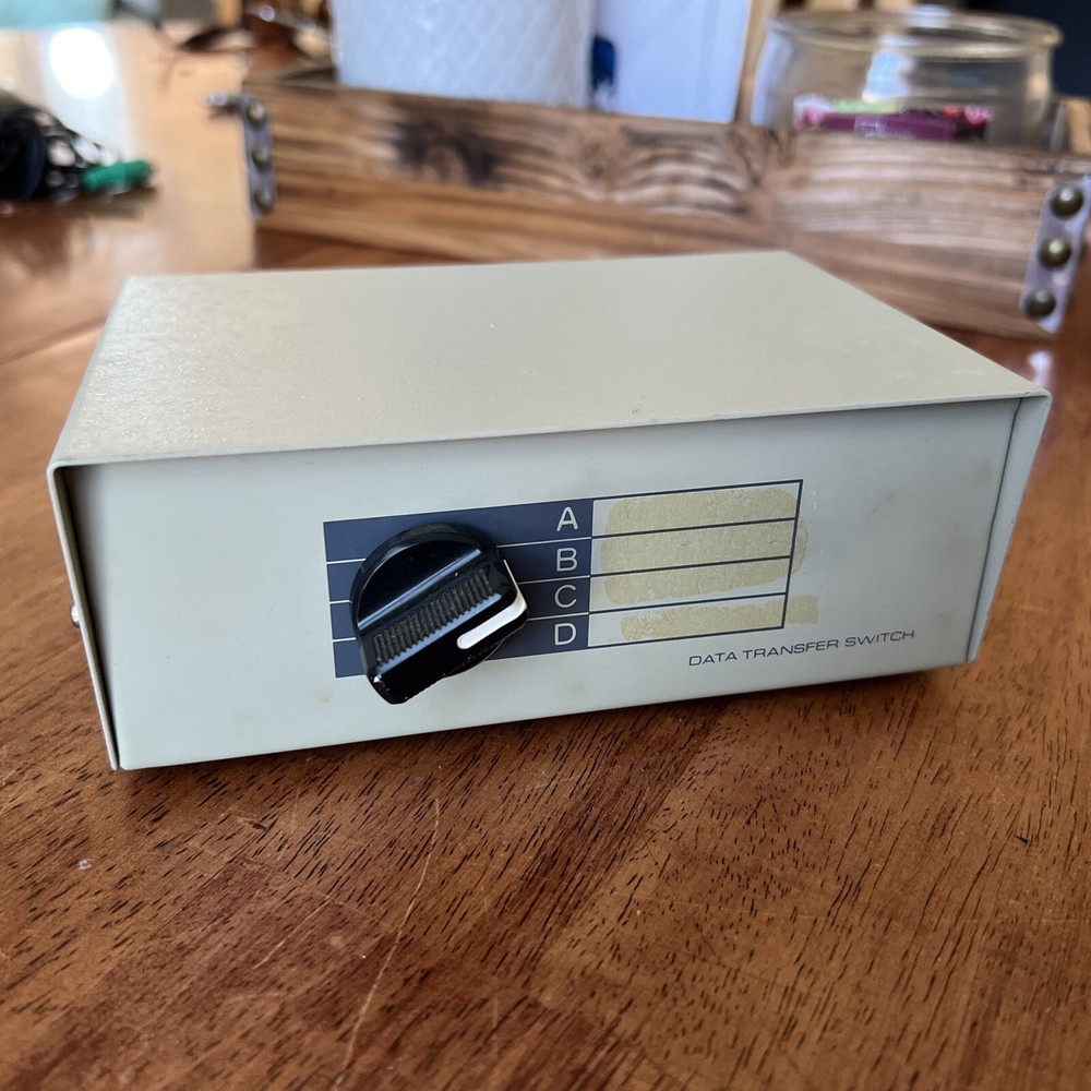 Data Transfer Switch 4 Ports External Switch