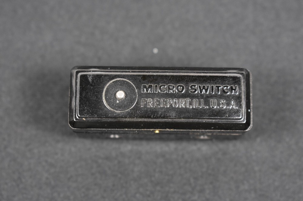 ONE (1) Honeywell Micro Switch New + BZ-7R-A2