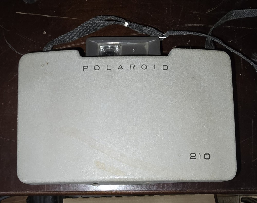 Vintage Polaroid 210 land camera Automatic UNTESTED