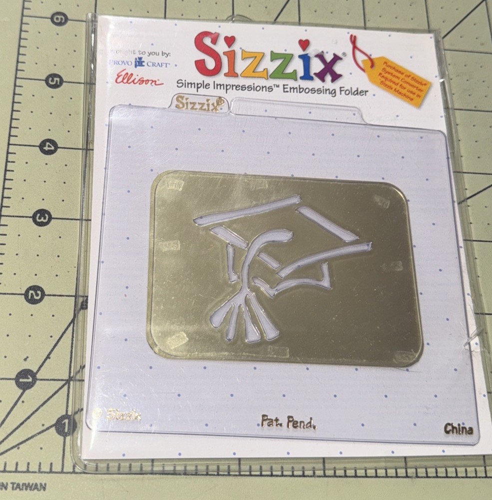 Sizzix Simple Impression Embossing Folder GRADUATION HAT 38-9543