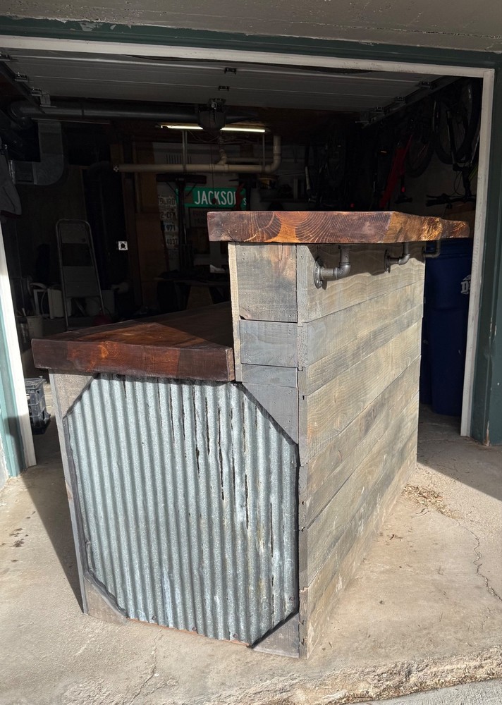 Bar/ Desk