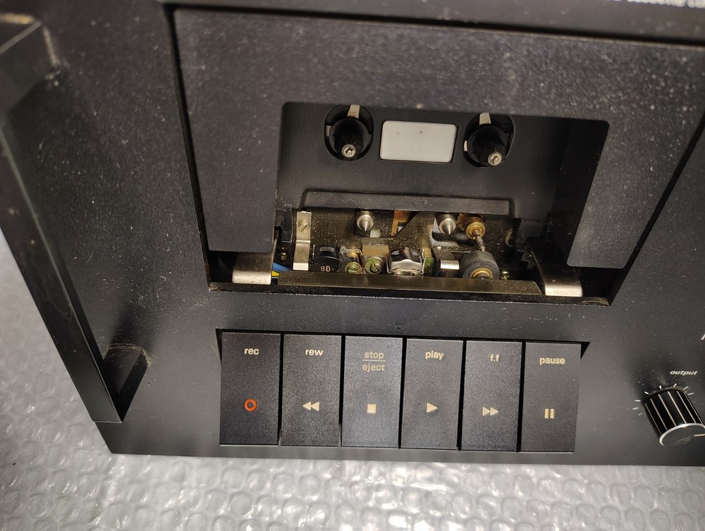 Nakamichi 600 cassette deck