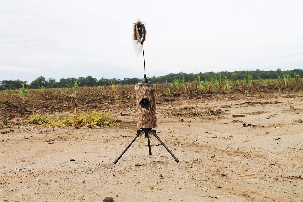 Mojo Outdoors Critter Call Decoy - Predator Attraction Tool-