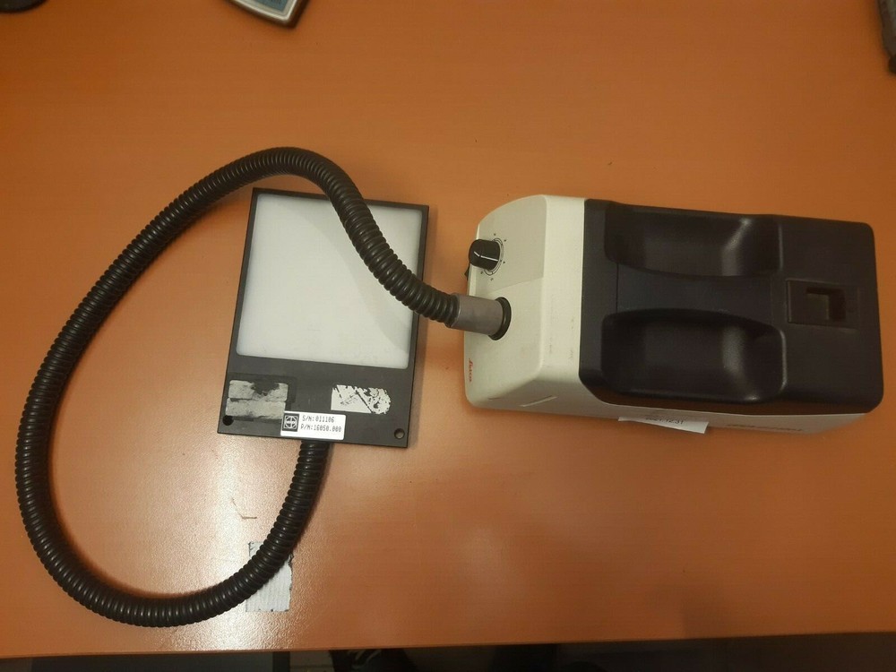 LEICA CLS 100 X WITH TRANSILLUMINATOR