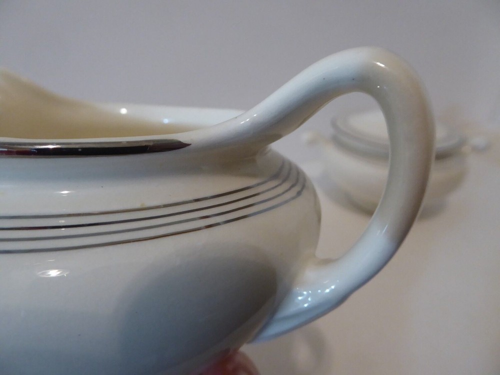 Homer Laughlin Eggshell Nautilus with Platinum Bands, Creamer, Sugar (ES