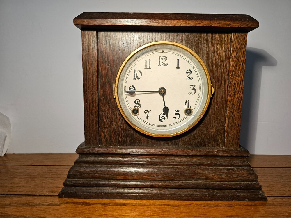 VINTAGE INGRAHAM WOOD MANTEL CLOCK ( SEE DESCRIPTION)