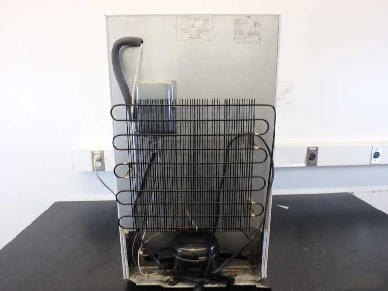 SANYO SR-366W Mini Compact Undercounter Refrigerator