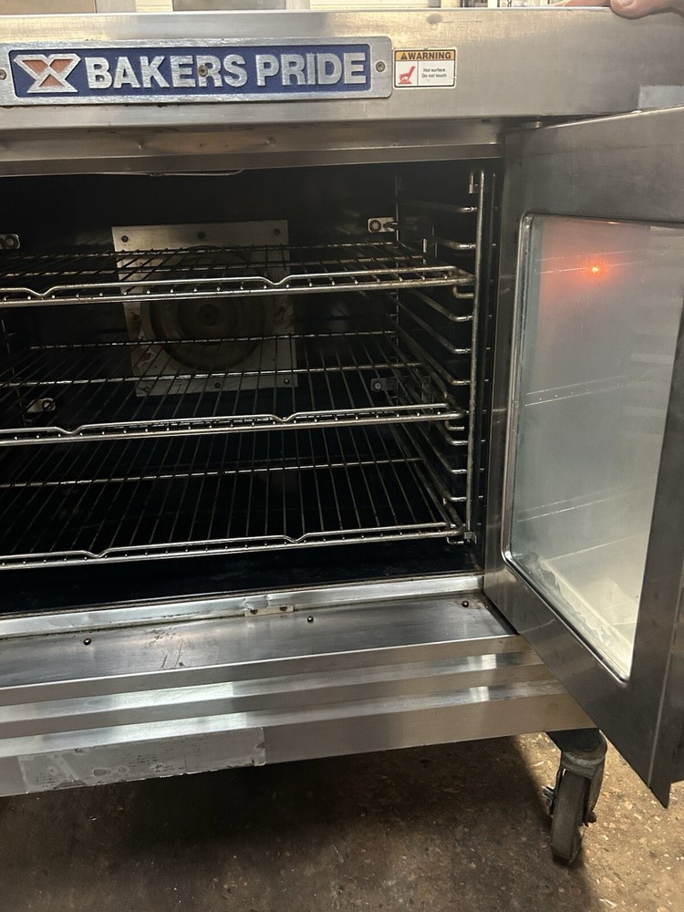 Bakers Pride Oven