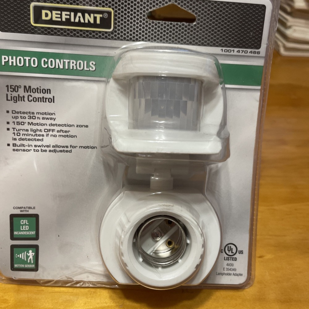 Defiant Photo Controls 150° Motion Sensor  Automatic  Light Control New In Box