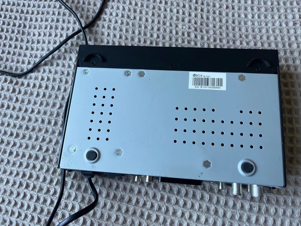 Digital Terrestrial Receiver R-101 D-BOX HI-Speed USB Tested working