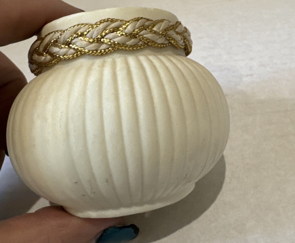 Fancy Vtg Ivory Ceramic Bulb & Tassel Atomizer Perfume Bottle 2.5”