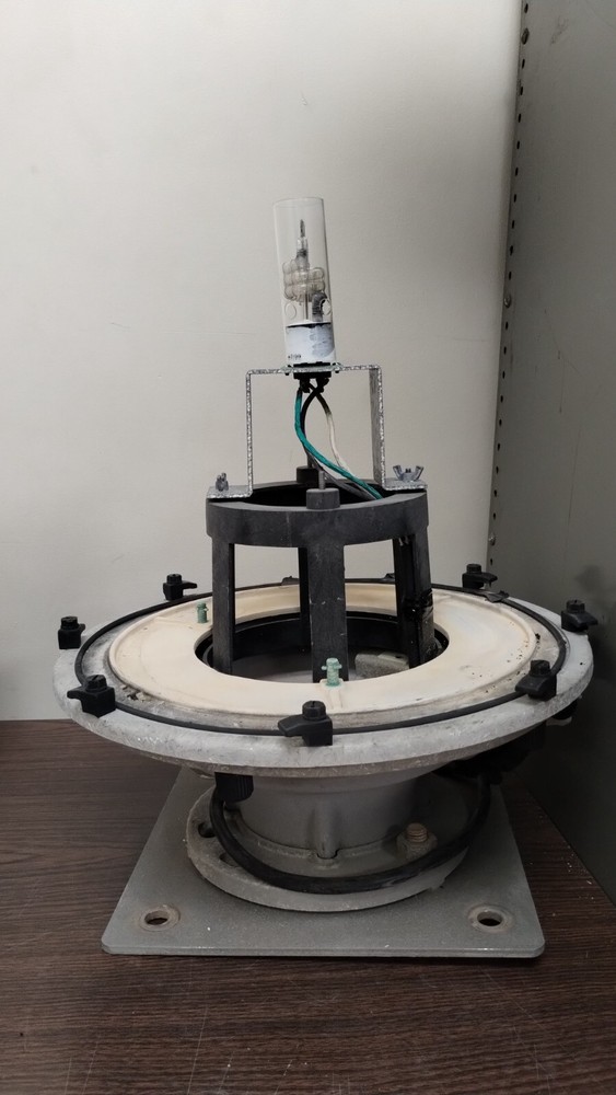 TWR Lighting FB-L-865 Beacon, Vintage High Voltage, pulled working.