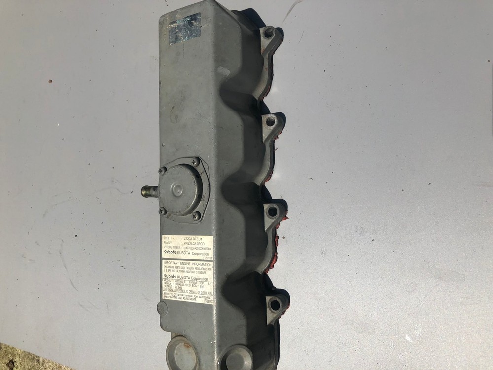 Kubota V1903 Valve Cover