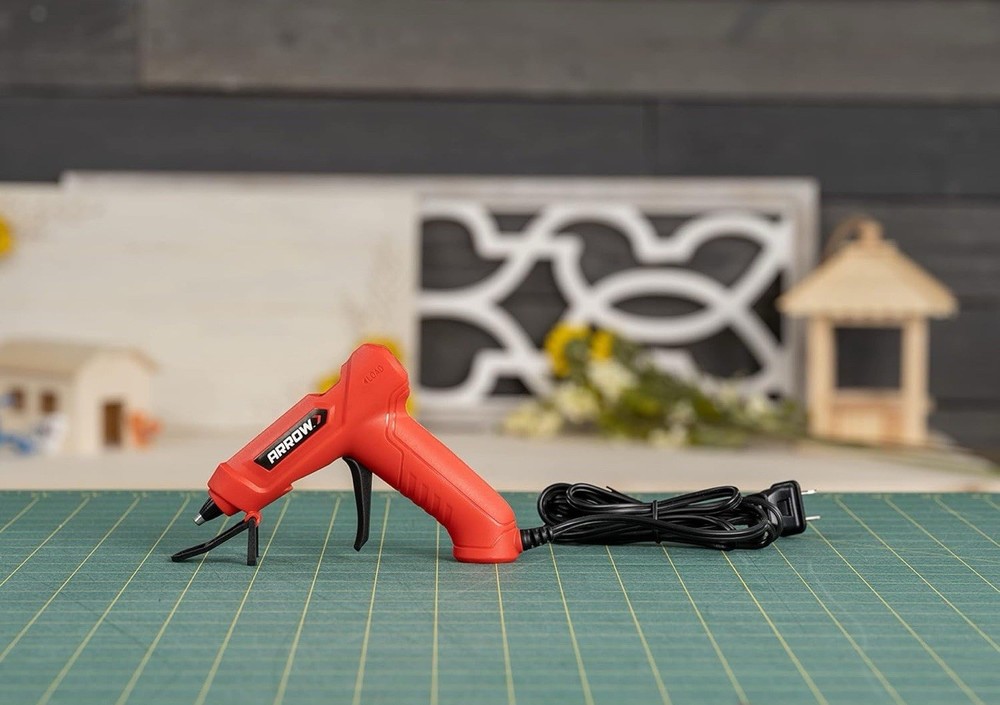 Arrow Mini Glue Gun Includes 10 free glue sticks