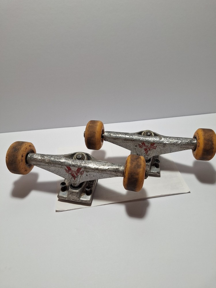Vintage Venture Skateboad Trucks & Wheels