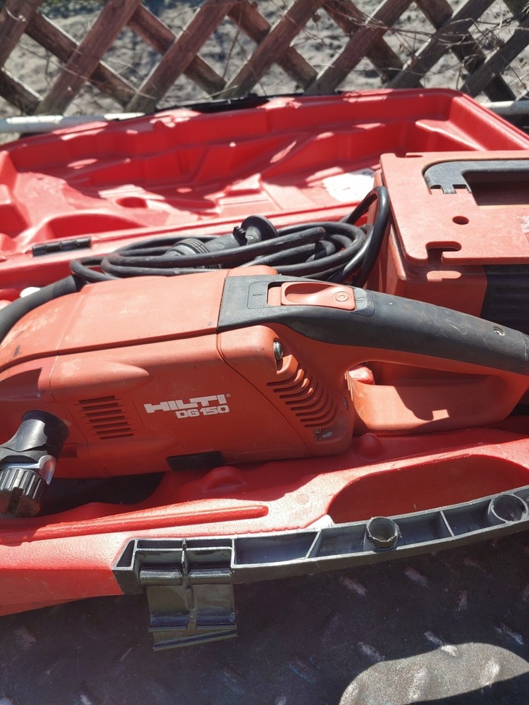 Hilti DG150 Electric Concrete Surface Grinder. DPC 20 Power Source.