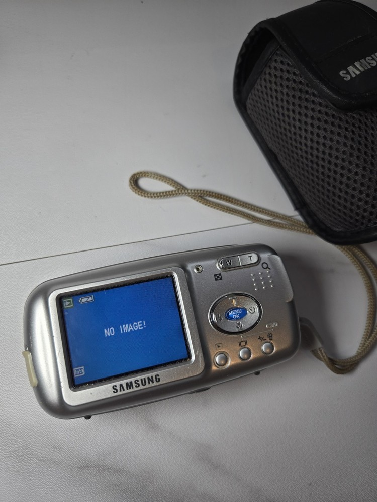 Samsung Digimax A400 Digital Camera Silver With Samsung Case