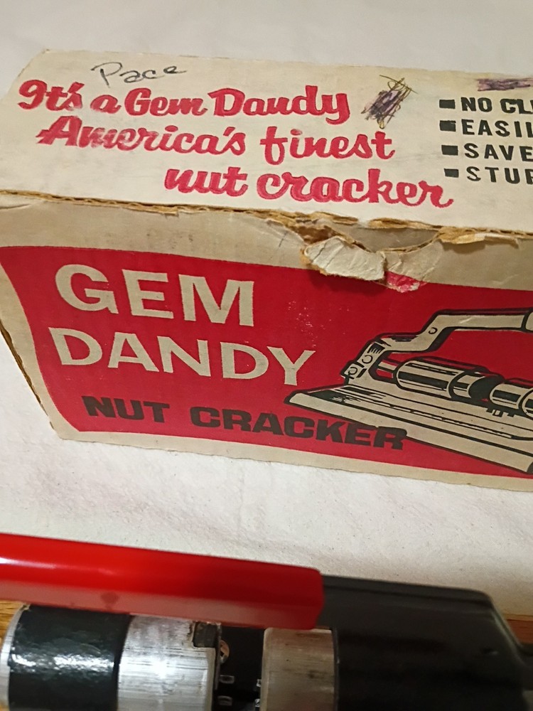 VINTAGE GEM DANDY NUT CRACKER with box B20