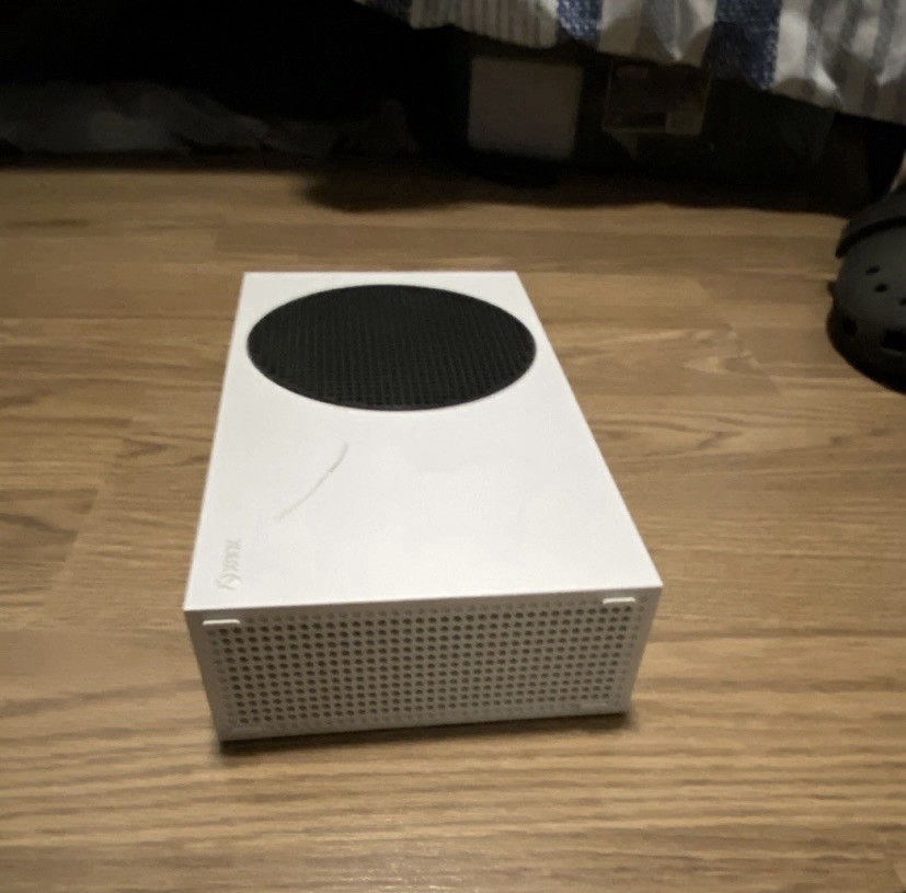 Xbox Series S Console & Controller Bundle HDMI USB, willing for trade for PS5