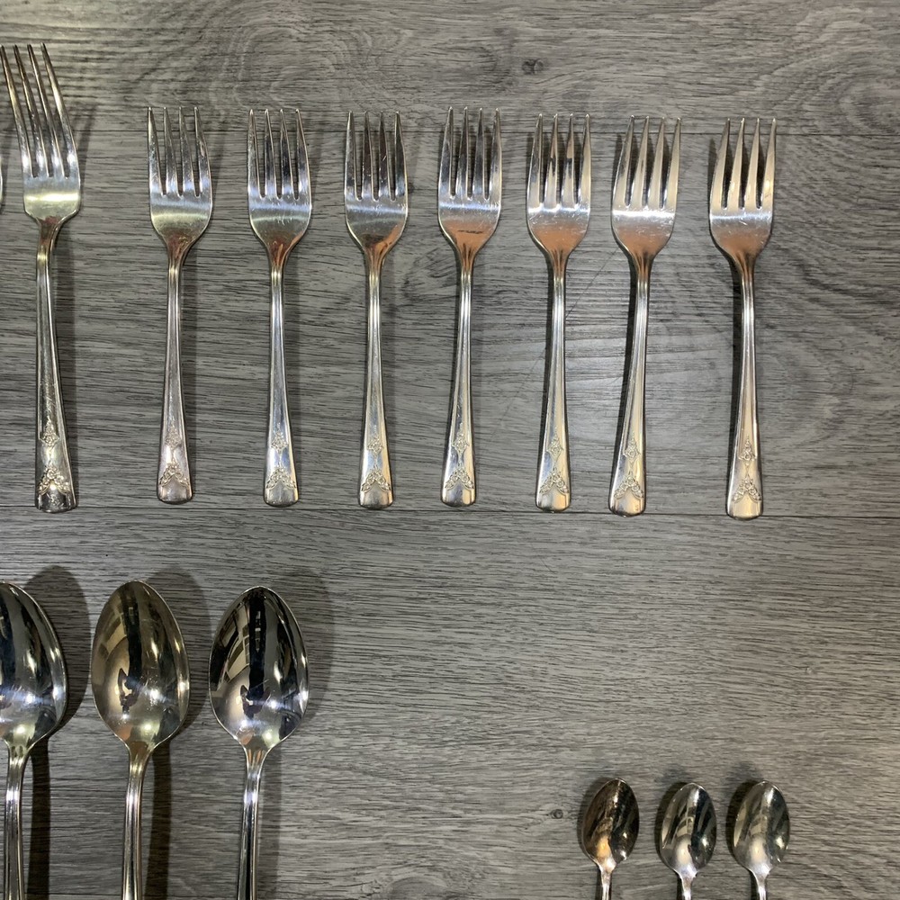 Vintage MINUET Silver Plate Flatware Set 42 Pieces (7 settings +)