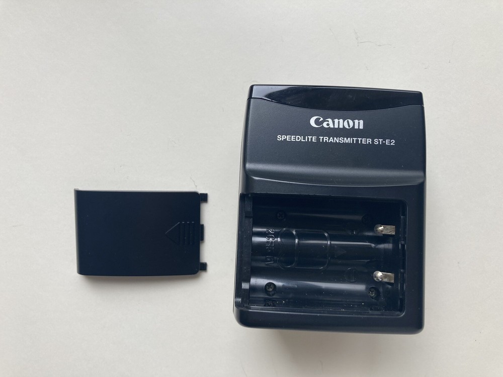 Canon Speedlite Transmitter ST-E2 with Case