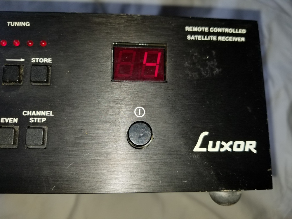 Luxor Satellite Controlled Receiver 9550 Untested but Powers On