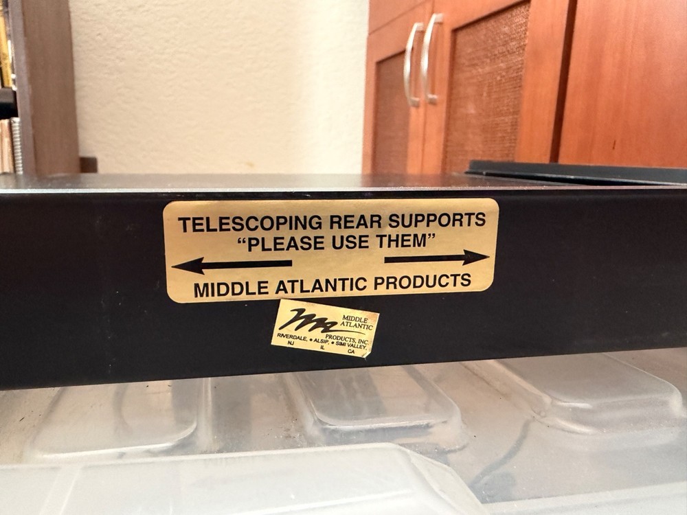 Middle Atlantic 1U pull-out Rack shelf