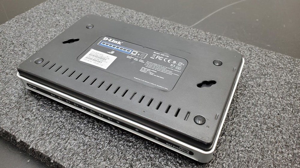 D-Link DIR-130 NetDefend VPN Firewall 8 10/100Mbps w/ 8-Port Switch